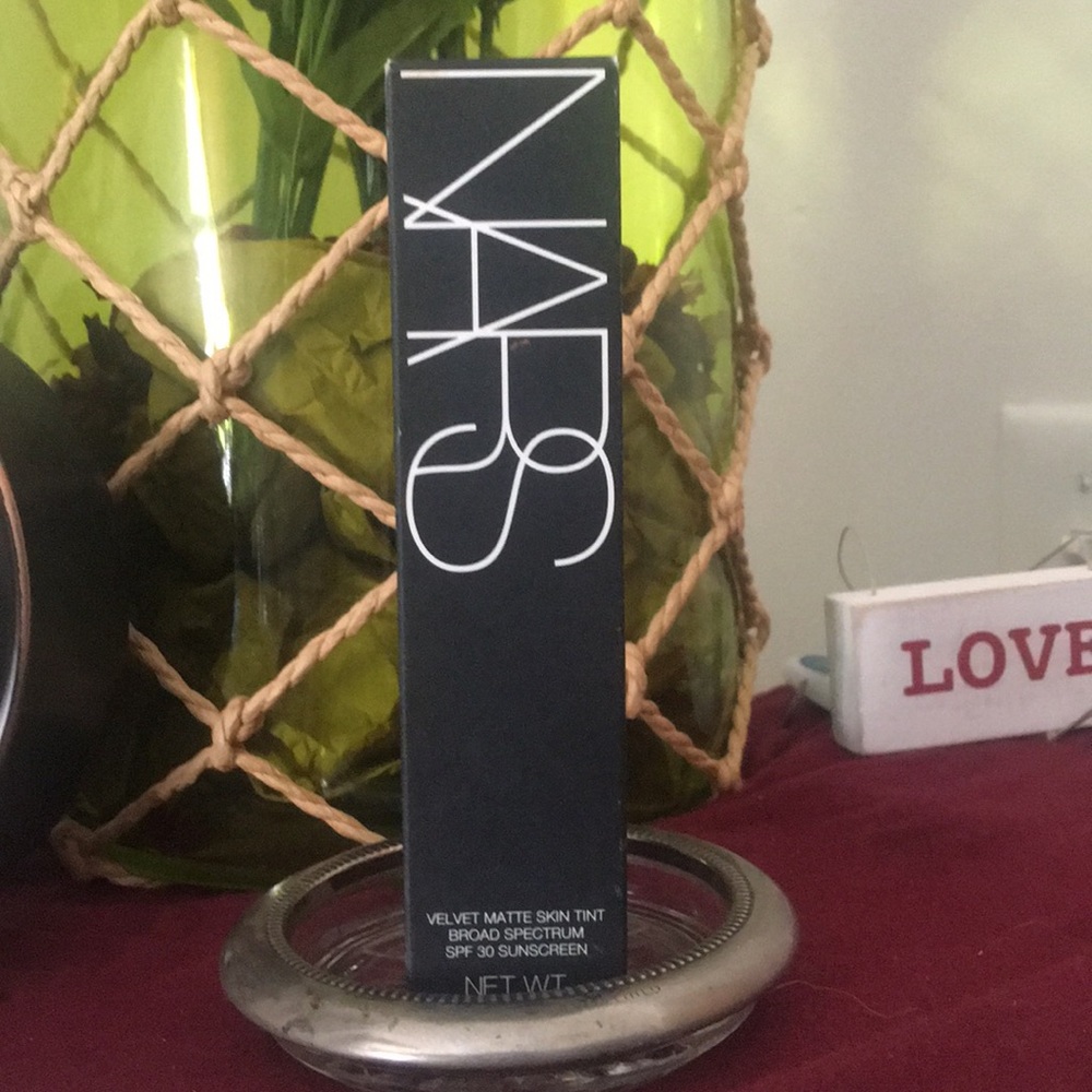 NIB NARS Velvet Matte Skin Tint Broad SPF 30